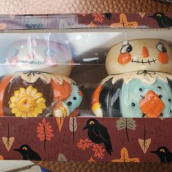 Johanna Parker New Halloween Mug Set