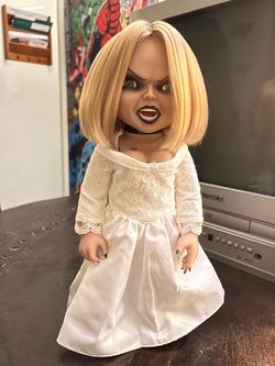 Tiffany Seed of Chucky Child’s play Mezco Toys Mega scale w sound