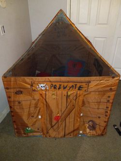 Foldable , Portable CLUBHOUSE  MUST PICK UP 