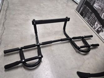Multi-Grip Doorway Pull-Up Bar – Heavy Duty Home Gym