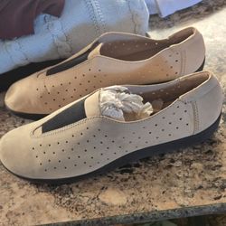 Clark's womens shoes