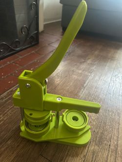 Button Maker Machine