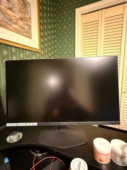 Selling 3 monitors.