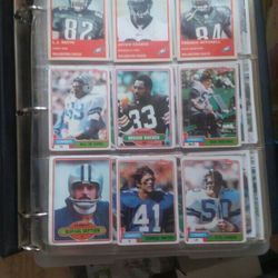 Binder Full  Of NFL Cards 