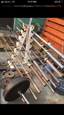 Olympic bars from 24hr fitness that closed down 7ft 45lb barbells
