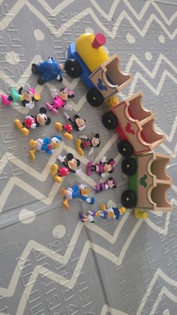 Melissa and doug disney mickey and friends train plus disney figurines