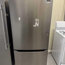 Frigidaire 30” Stainless Steel Apartment Size Refrigerator 