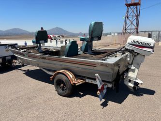 1981 Lowe Bass Boat w 1992 Johnson 30