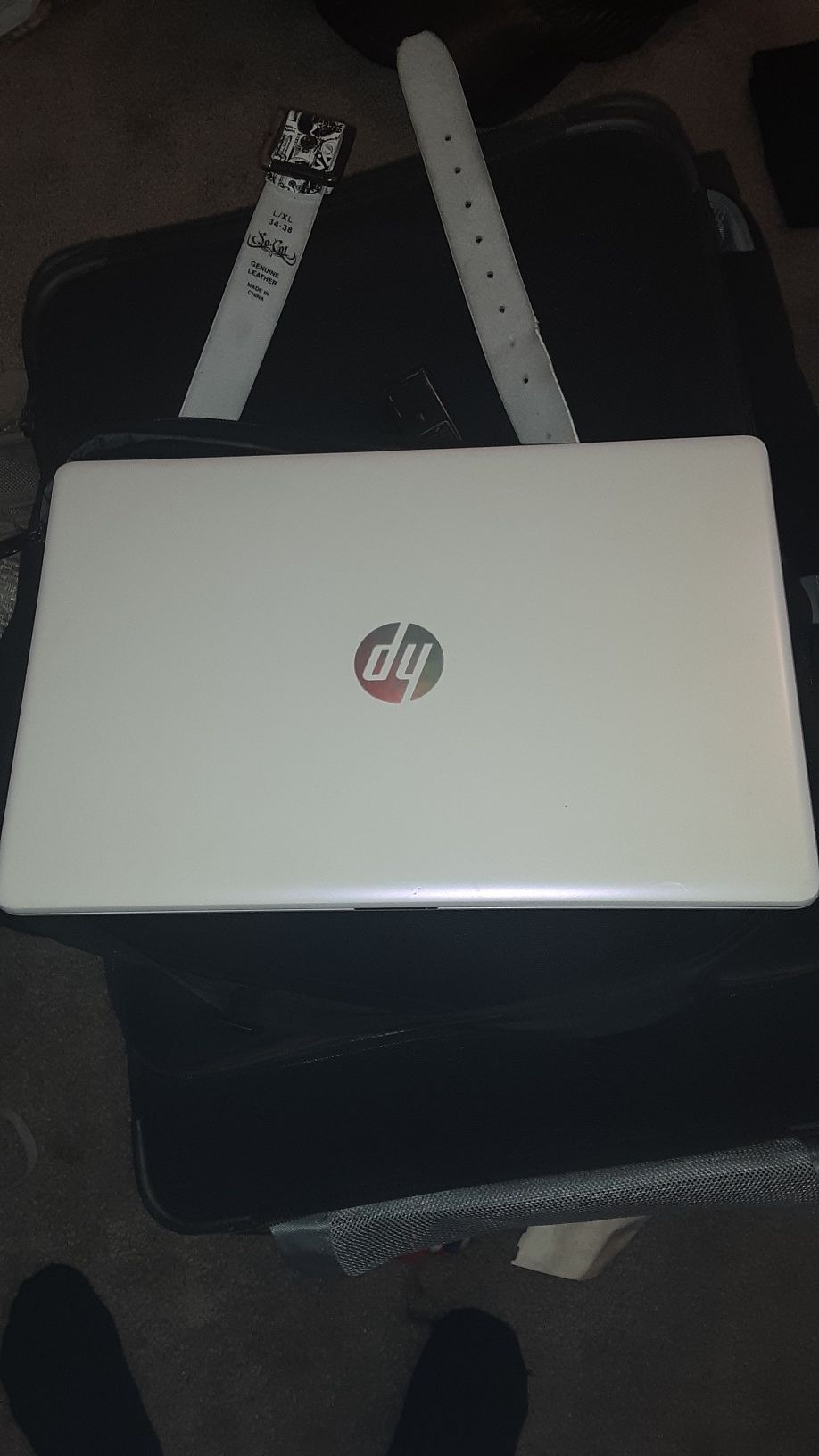 HP LAPTOP 17- by0xxx TOUCH SCREEN 1TB 17 inch screen. No damages nothing wrong. Paid 900 a year ago