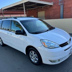 2004 Toyota Sienna