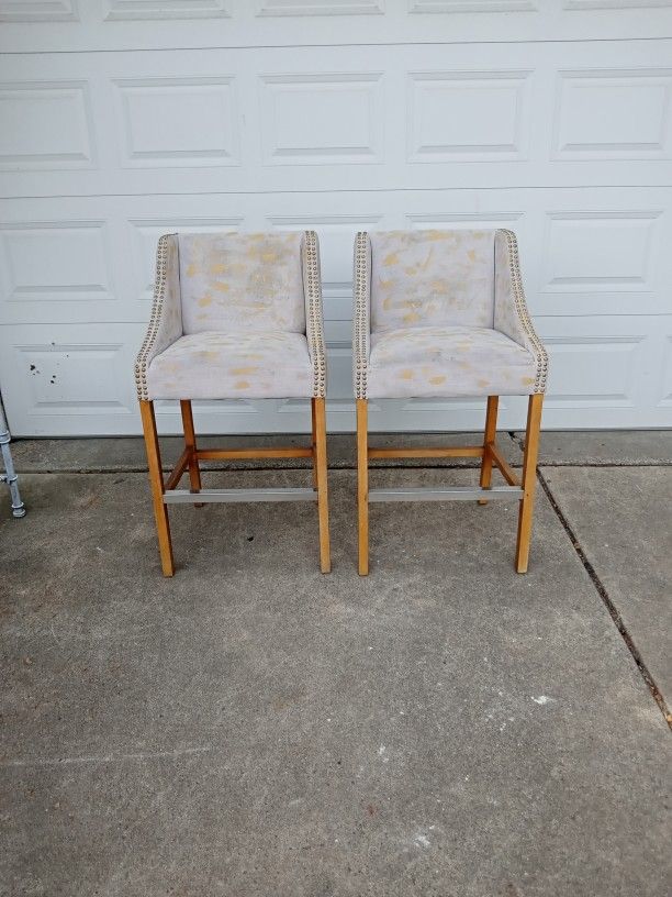 Set Of Snack Bar High Top Chairs 