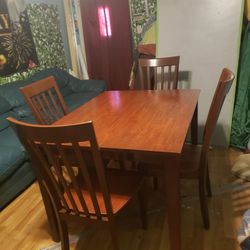 Rectangle  Table  With  4 Beautiful Wooden Chairs 