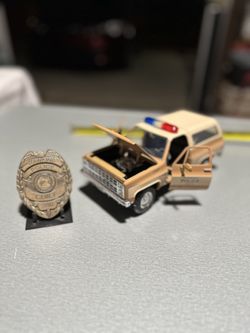 Stranger things “ Hoppers Police Truck”