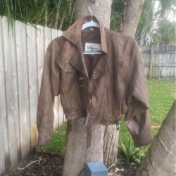 Vintage Cropped Brown Leather Jacket With Buckle