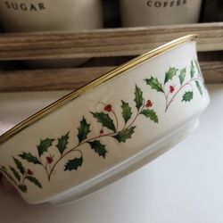 Lenox Holiday 9" Serving Bowl