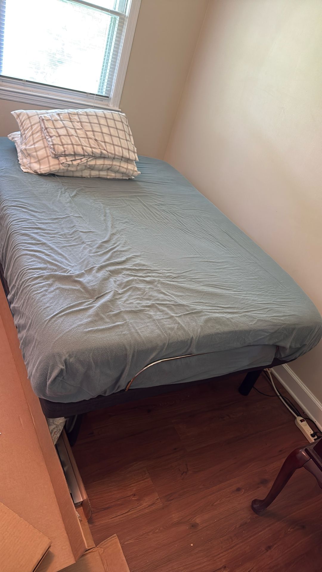 Serta Full Size Adjustable Bed With Frame