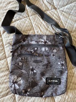 Dakine crossbody