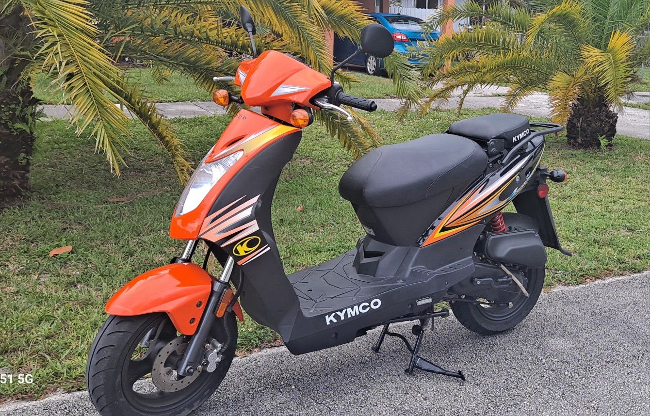 Kymco 50cc scooter less than 4k miles moped