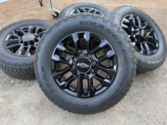 2027 Chevy Silverado ZR 2500 Wheels And Tires 20” $ 2200 Firm 