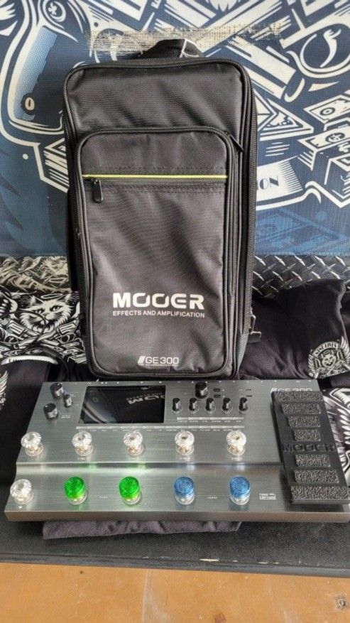 Mooer GE300 With Soft Case