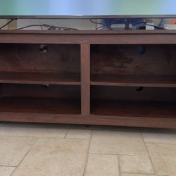 ✨ TV STAND FOR SALE – NEGOTIABLE ✨
