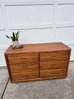 Mid-century Modern 6-Drawer Oak Dresser