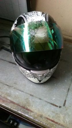 Motorcycle helmet