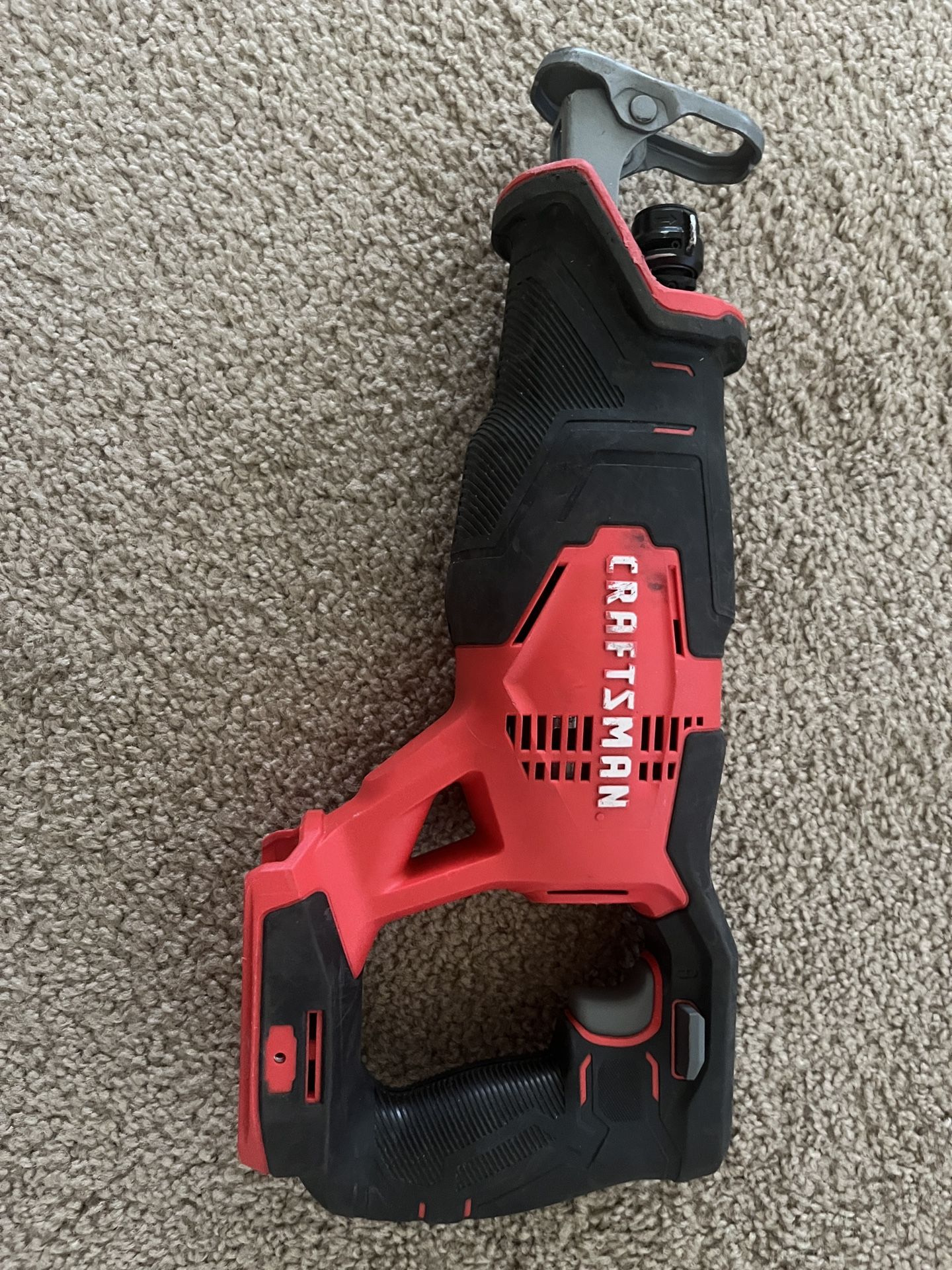 CRAFTSMAN V20 Cordless reciprocating saw