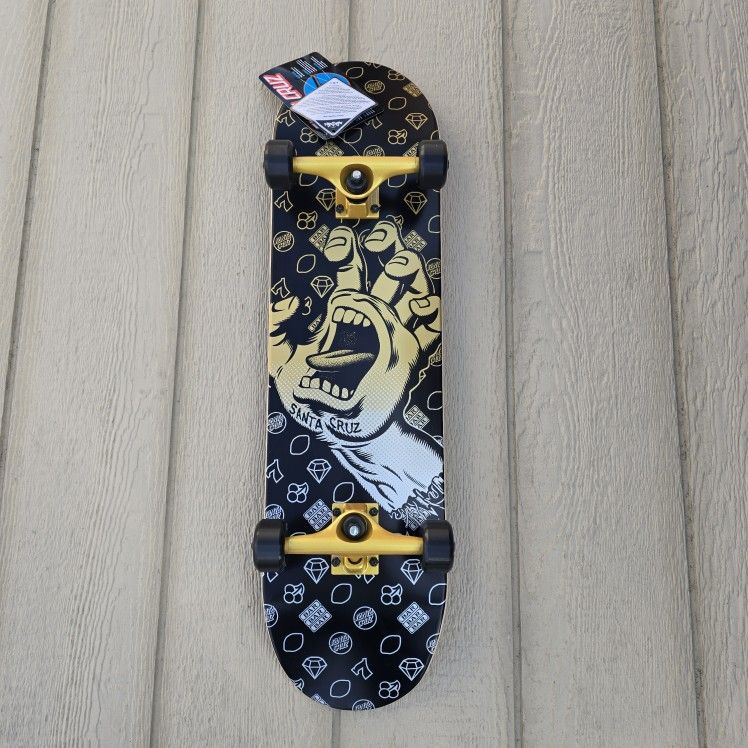SANTA CRUZ SKATEBOARD SIZE 8.25 