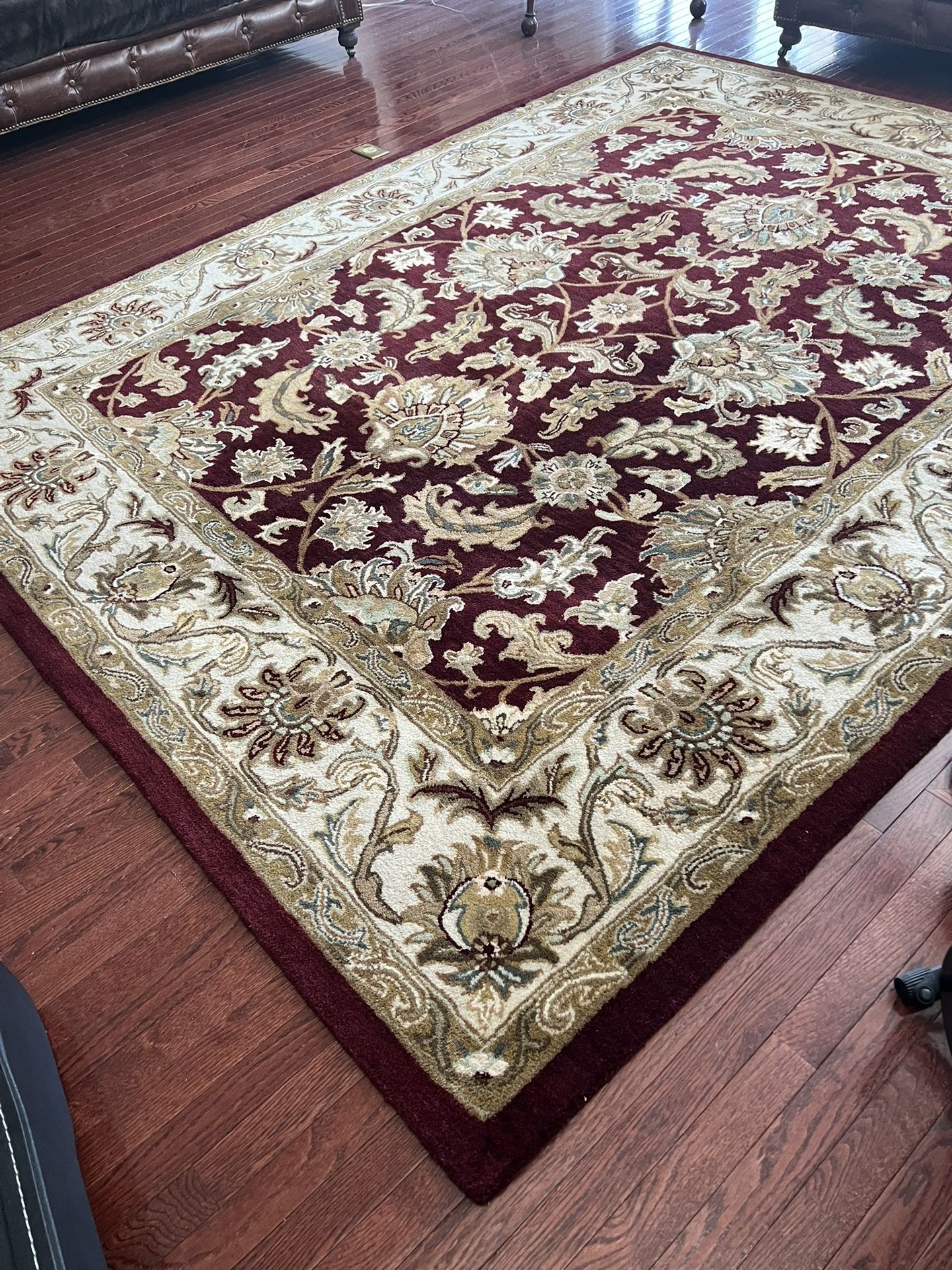 Beautiful 8 X 10 Wool Rug