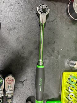 SNAP ON 3/8" Drive 100-Tooth Soft Grip Swivel Head Ratchet (green )