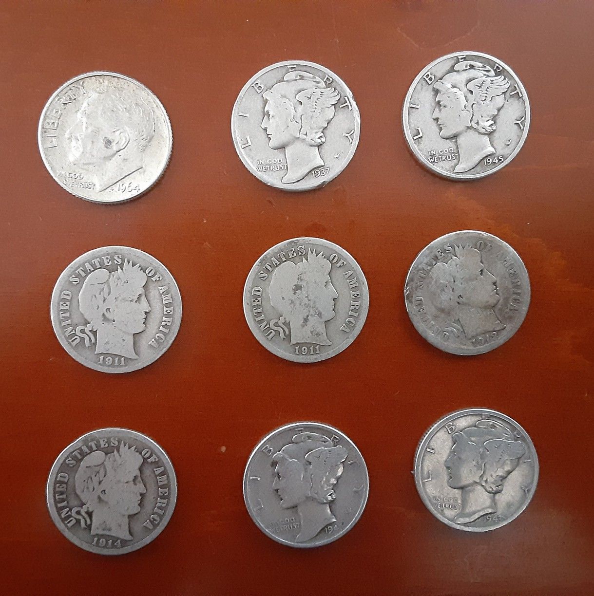 Lot of 9 Silver Dimes, 4 1900s Barber's, 4 1930/40s Mercury and 1 1964 Roosevelt all 90%!
