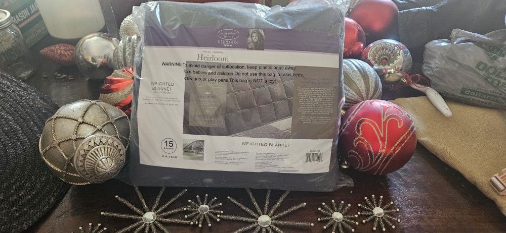 New Weighted blanket 15 lbs Grey 60" x 80"