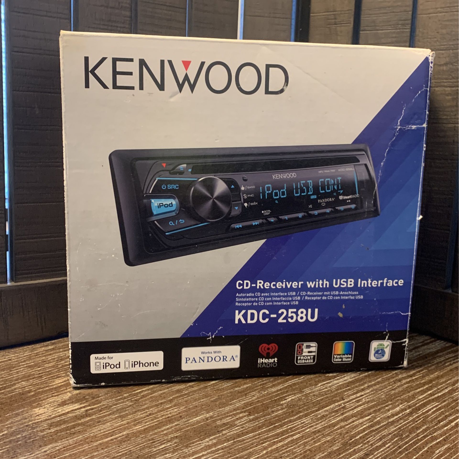 Kenwood CD receiver with USB Interface
