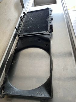 B2000 B2200 Radiator/shroud