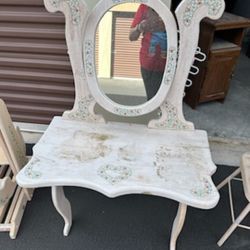 Makeup Vanity Stand With Mirror