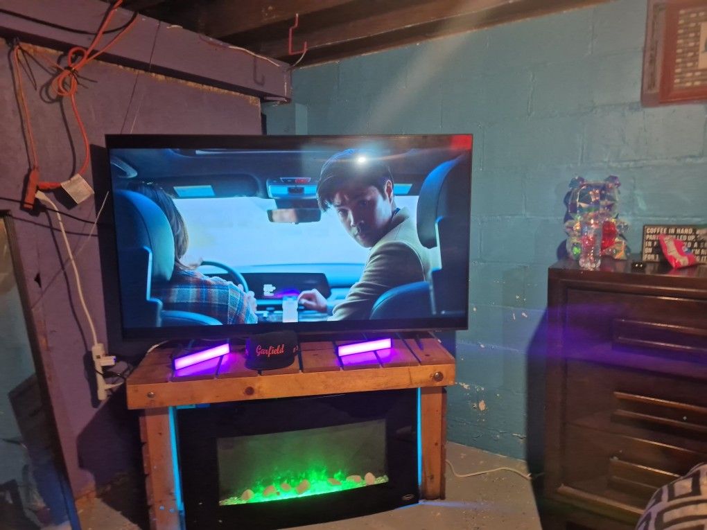 65" Samsung Smart Tv