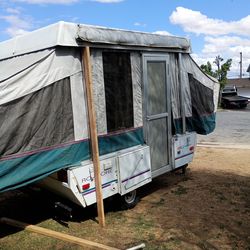 Pop up travel trailer