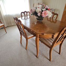 DINING ROOM SET