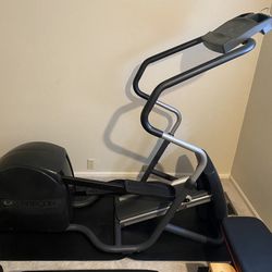 Precor EFX 5.21si Rear Drive Elliptical Trainer