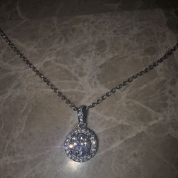 Beautiful moissanite pendant necklace,  💎
925 sterling silver - passes diamond tester 👍🏾
