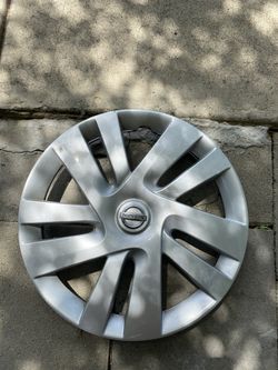 Nissan rim cover / hubcap