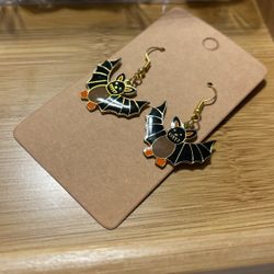 Vintage Enamel Halloween Bat Earrings Gold Tone Dangle Drop.
