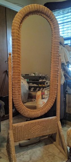 VINTAGE WICKER STAND UP SWIVEL MIRROR