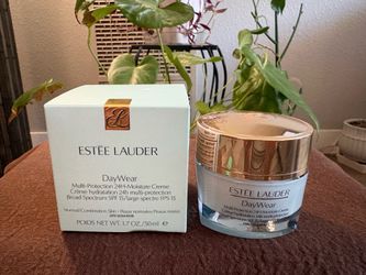 Estée Lauder Day Wear