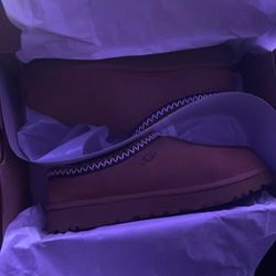 Ugg tasman size 9 in women *BRAND NEW*