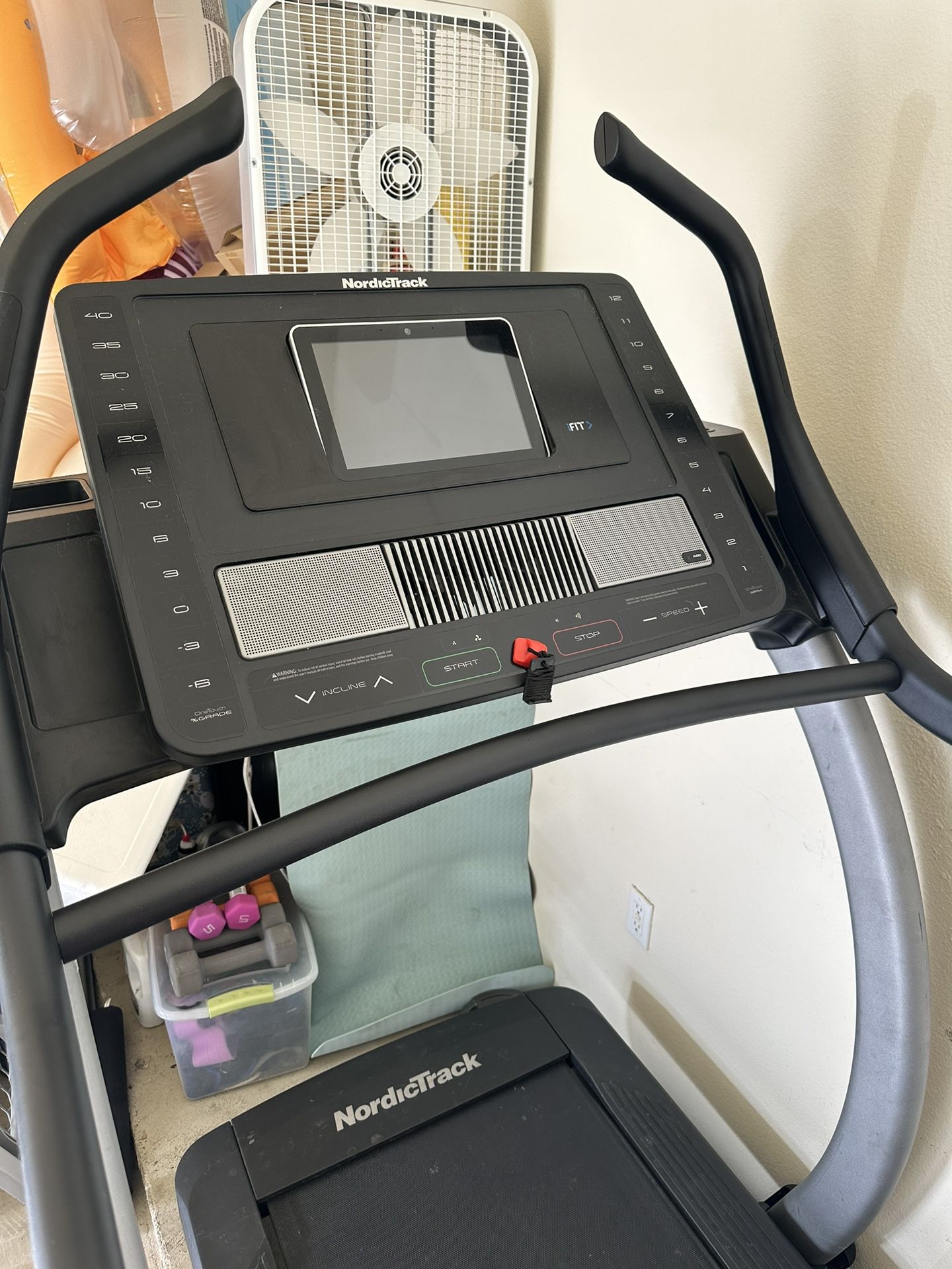 NordicTrack Commercial X11i Incline Treadmill