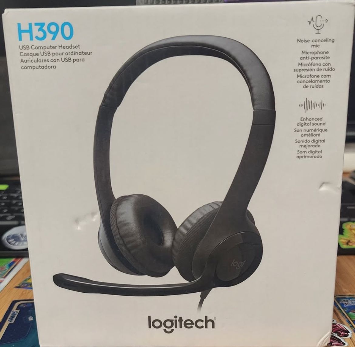 Logitech H390 USB Headset with Noise-Canceling Microphone