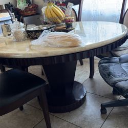 Solid Wood Round Dining Table – Pedestal Base