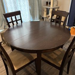 Dining Table Set, 6 Chairs, w/ leaf.  $50